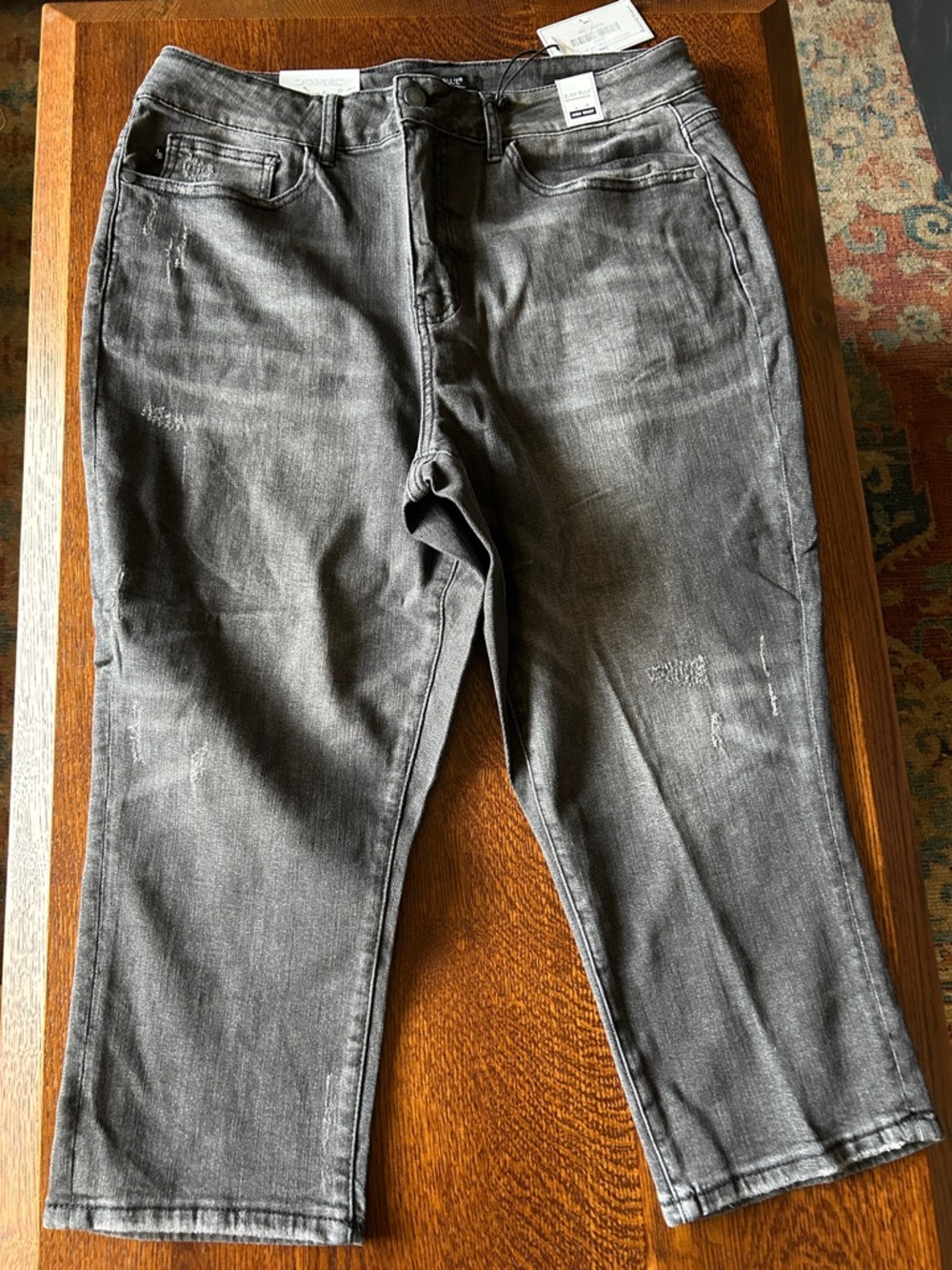 Judy Blue Women’s Skinny Fit Capri in Gray.